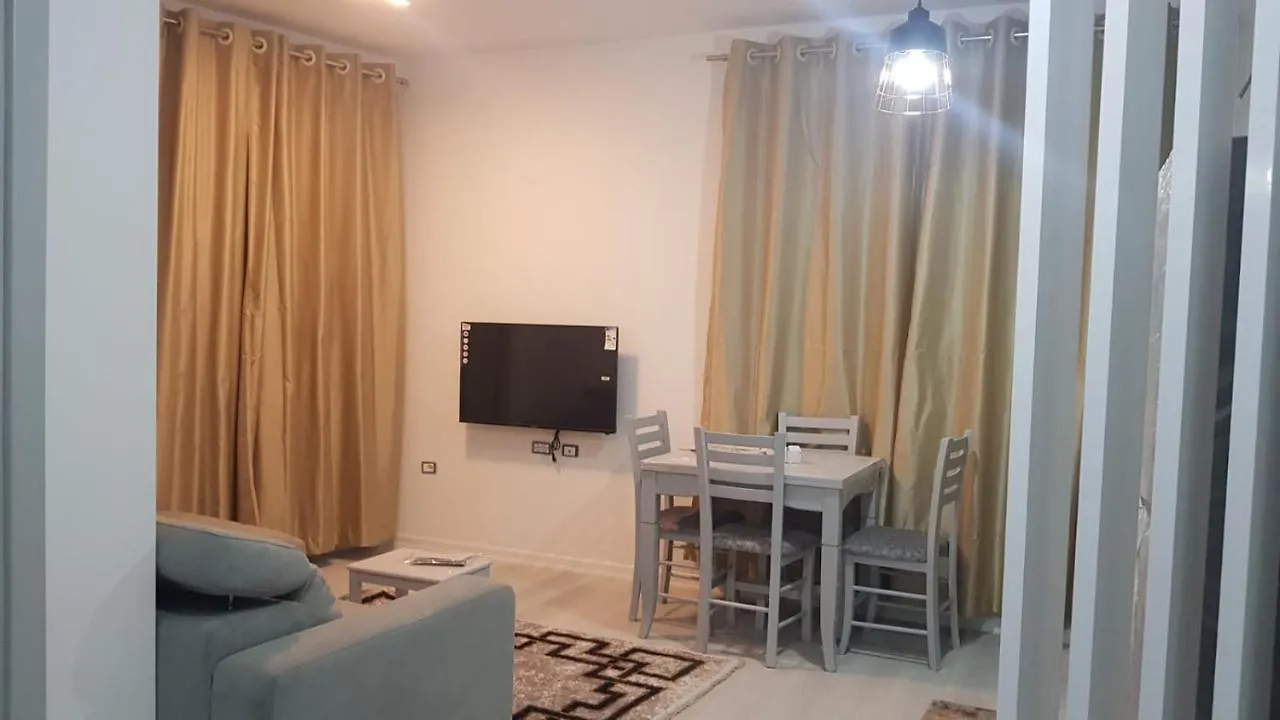 Komuna Parisit Aprtament Tirana